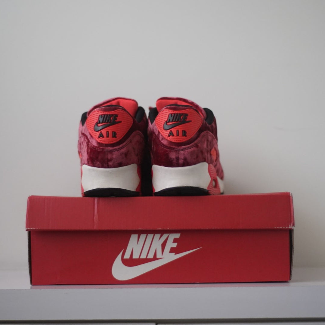 Nike Air Max 90 Infrared Velvet (7M)