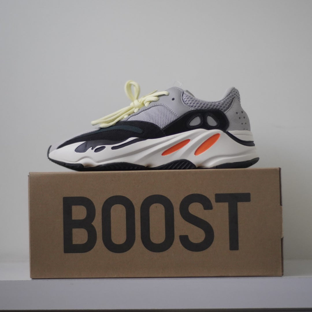 adidas Yeezy Boost 700 Wave Runner (8M)