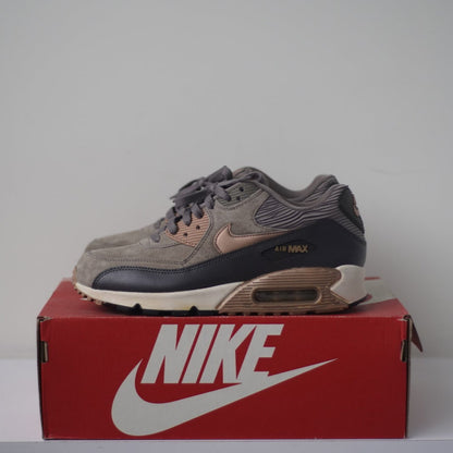 Nike Air Max 90 Leather (7M)